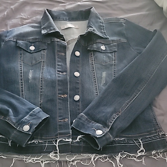 Jean jacket - Picture 2 of 4